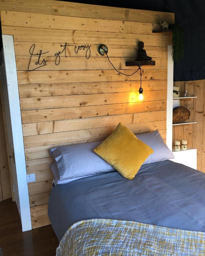 Hilltop Hideaway - Secluded Pod With Private Hot Tub ニューリー エクステリア 写真
