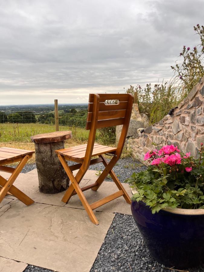 Hilltop Hideaway - Secluded Pod With Private Hot Tub ニューリー エクステリア 写真